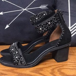NEW - Frye Detailed Sandals